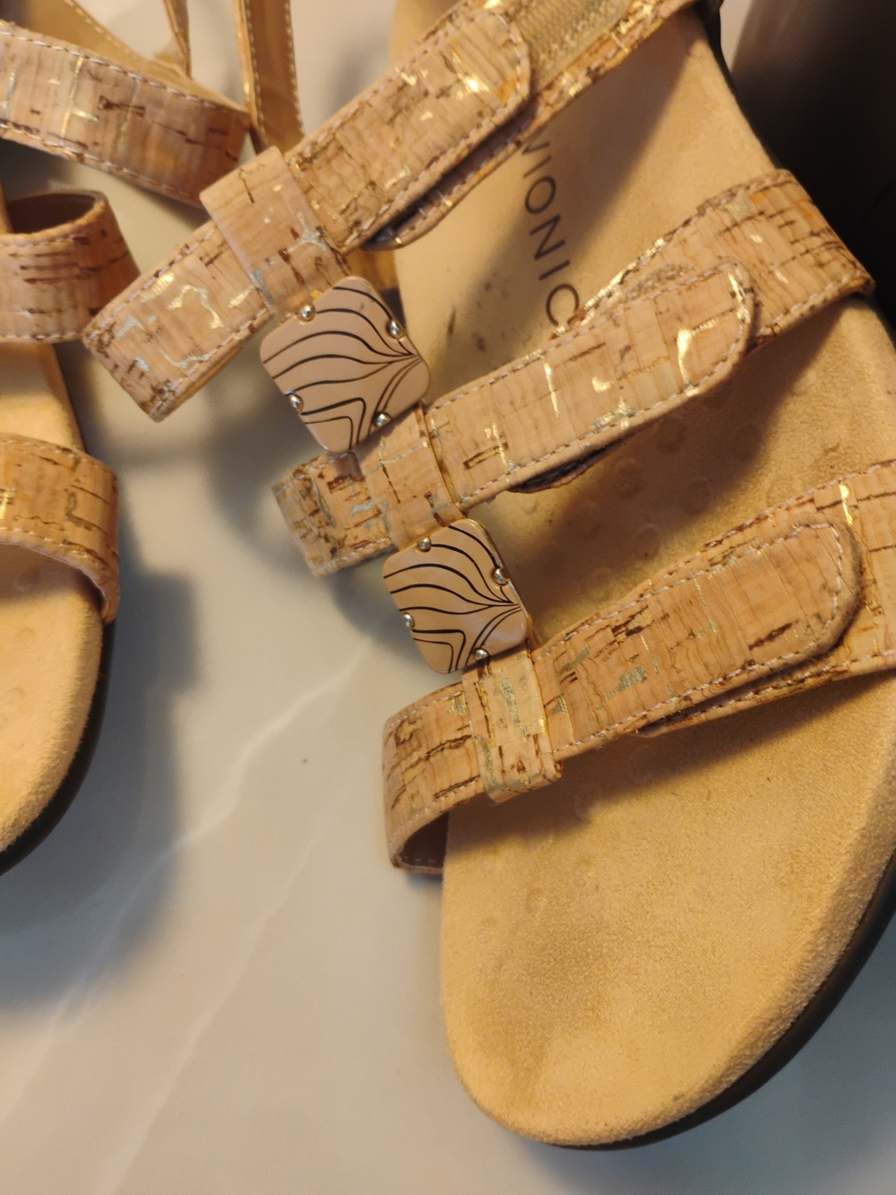 Vionic Beige Cork-Pattern Strappy Sandals sz 11 - Picture 10 of 12